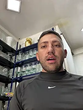 JuanZapata33 online show from 02/14/25, 05:57