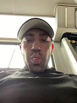 JuanZapata33 online show from 03/08/25, 06:37