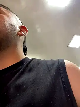 JuanZapata33 online show from 09/13/25, 09:47