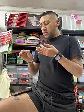 JuanZapata33 online show from 09/17/25, 02:52