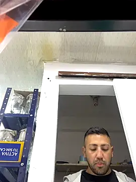 JuanZapata33 online show from 09/21/25, 10:44