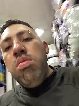 JuanZapata33 online show from 10/08/25, 09:45