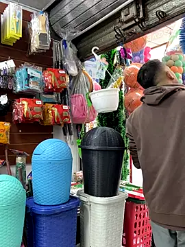 JuanZapata33 online show from 11/29/25, 08:56