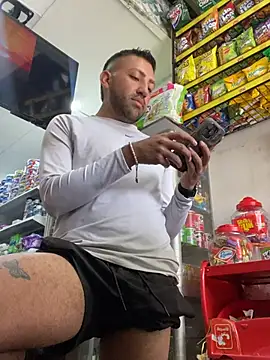 JuanZapata33 online show from 04/28/26, 03:50