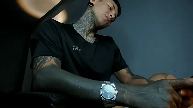 Travistanner 28 online show from 04/23/26, 12:29