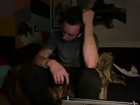 Gman143187 online show from 10/23/25, 07:40