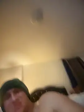 Snapshot of Posh_marc chatting on 10/23/25, 04:12 Posh marc online show from 10/23/25, 04:12