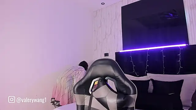 Valery wang online show from 09/11/25, 11:54