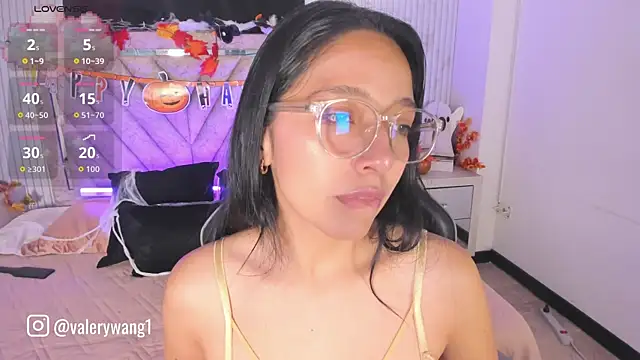 Valery wang online show from 10/21/25, 11:44