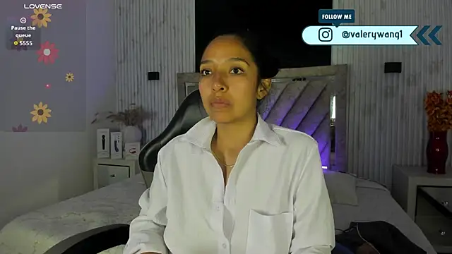 Valery wang online show from 12/22/25, 11:51