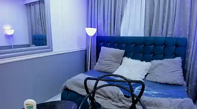 Snapshot of Mayaa_ross chatting on 12/03/24, 06:15 Mayaa ross online show from 12/03/24, 06:15