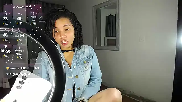 Snapshot of Mayaa_ross chatting on 02/04/25, 06:46 Mayaa ross online show from 02/04/25, 06:46