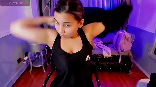 Snapshot of Mayaa_ross chatting on 11/14/25, 02:21 Mayaa ross online show from 11/14/25, 02:21