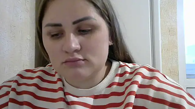 Snapshot of Honeydew-Waves chatting on 12/05/24, 12:22 Honeydew-Waves online show from 12/05/24, 12:22