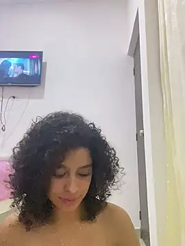 Snapshot of Arteatenea__ chatting on 12/30/24, 05:26 Arteatenea online show from 12/30/24, 05:26