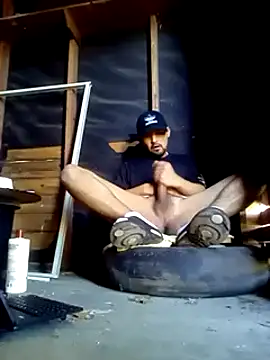 Snapshot of christphor chatting on 12/14/24, 06:41 christphor online show from 12/14/24, 06:41