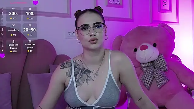 Snapshot of Abby__White chatting on 09/22/25, 03:58 Abby White online show from 09/22/25, 03:58