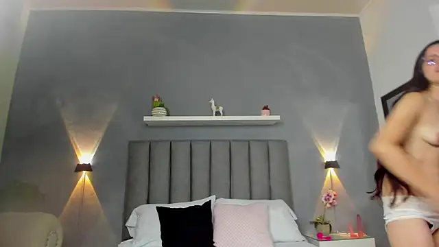 Snapshot of angelica_dymond chatting on 01/03/25, 10:19 angelica dymond online show from 01/03/25, 10:19