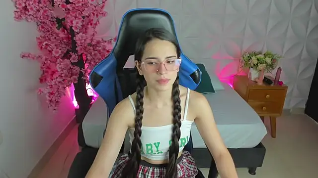 Snapshot of angelica_dymond chatting on 01/17/25, 07:38 angelica dymond online show from 01/17/25, 07:38
