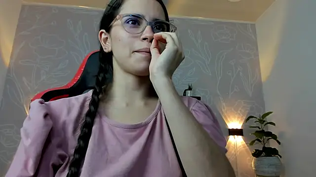 Snapshot of angelica_dymond chatting on 02/04/25, 05:23 angelica dymond online show from 02/04/25, 05:23