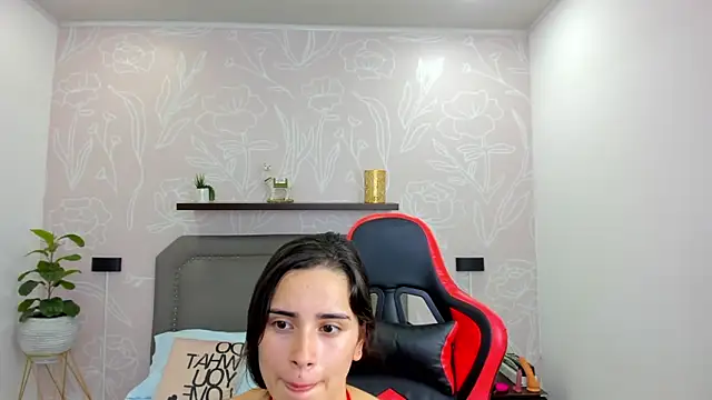 Snapshot of angelica_dymond chatting on 02/12/25, 07:02 angelica dymond online show from 02/12/25, 07:02