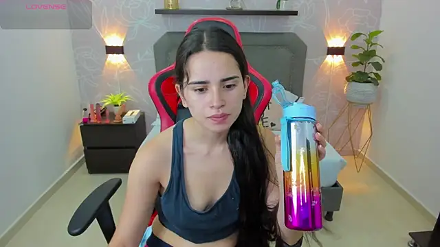 Snapshot of angelica_dymond chatting on 02/13/25, 12:11 angelica dymond online show from 02/13/25, 12:11