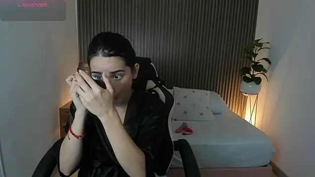Snapshot of angelica_dymond chatting on 03/11/25, 04:18 angelica dymond online show from 03/11/25, 04:18