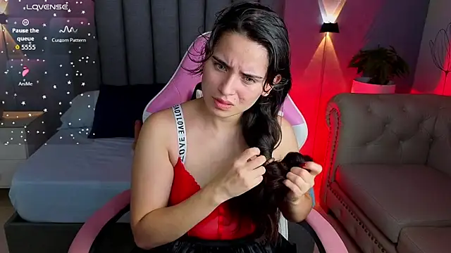 Snapshot of angelica_dymond chatting on 10/15/25, 02:39 angelica dymond online show from 10/15/25, 02:39