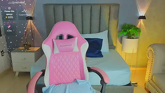 angelica dymond online show from 10/31/25, 12:28