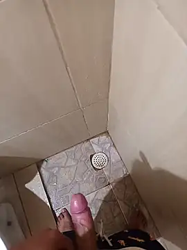 Snapshot of 1995eduardo chatting on 02/05/25, 04:47 1995eduardo online show from 02/05/25, 04:47