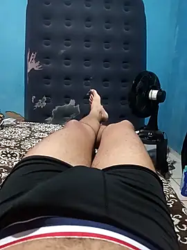 Snapshot of 1995eduardo chatting on 02/20/25, 02:40 1995eduardo online show from 02/20/25, 02:40