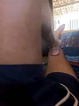 Snapshot of 1995eduardo chatting on 02/20/25, 05:07 1995eduardo online show from 02/20/25, 05:07