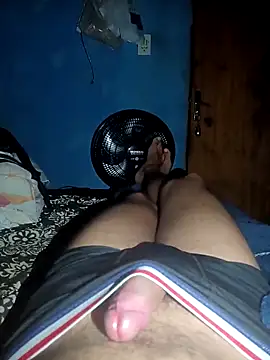 Snapshot of 1995eduardo chatting on 03/09/25, 08:51 1995eduardo online show from 03/09/25, 08:51