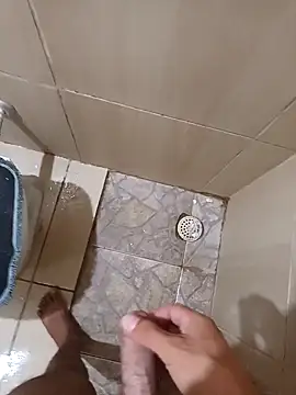 Snapshot of 1995eduardo chatting on 03/12/25, 07:28 1995eduardo online show from 03/12/25, 07:28