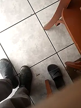 Snapshot of 1995eduardo chatting on 11/06/25, 03:24 1995eduardo online show from 11/06/25, 03:24