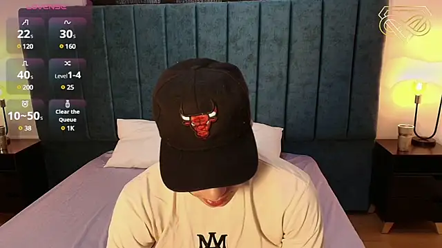 Amadeo Wild online show from 12/31/24, 03:42