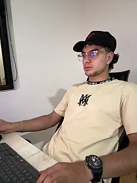 Amadeo Wild online show from 01/11/25, 10:29