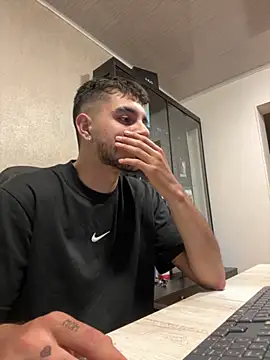 Amadeo Wild online show from 09/22/25, 02:57