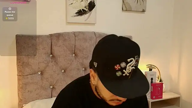 Amadeo Wild online show from 04/17/26, 04:04