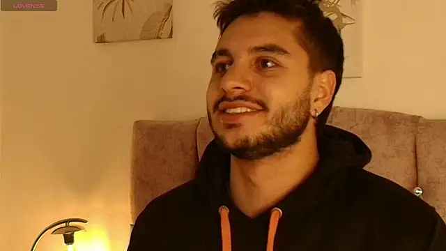 Amadeo Wild online show from 04/23/26, 04:03