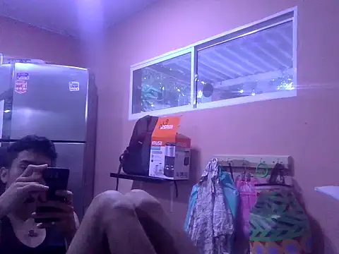 Snapshot of jeremy_scott chatting on 09/28/25, 03:50 jeremy scott online show from 09/28/25, 03:50