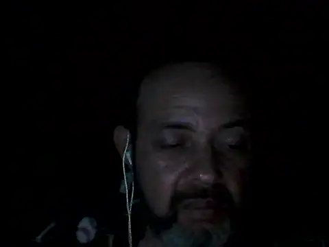 Snapshot of Leocesar37 chatting on 09/24/25, 08:06 Leocesar37 online show from 09/24/25, 08:06