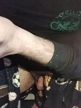 Snapshot of Leocesar37 chatting on 10/22/25, 06:57 Leocesar37 online show from 10/22/25, 06:57