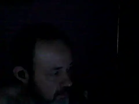 Snapshot of Leocesar37 chatting on 11/06/25, 04:08 Leocesar37 online show from 11/06/25, 04:08
