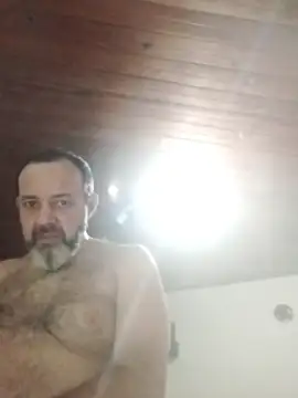 Snapshot of Leocesar37 chatting on 11/16/25, 03:12 Leocesar37 online show from 11/16/25, 03:12