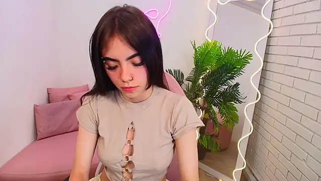 Roxanne tay online show from 12/11/24, 06:36