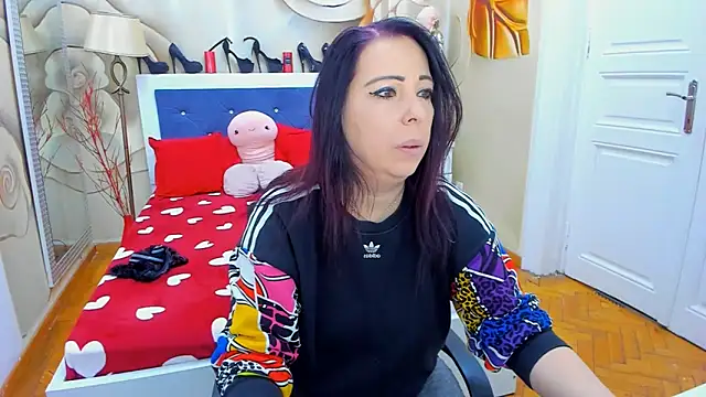 LauraSin online show from 02/08/25, 04:25