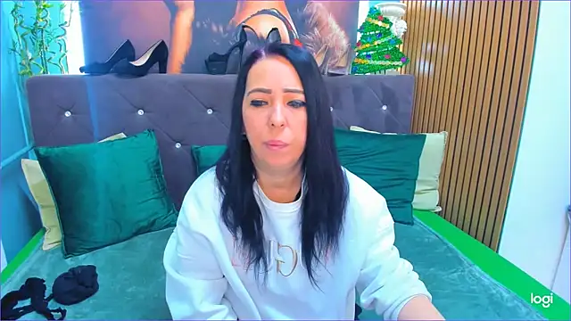 LauraSin online show from 12/19/25, 04:30