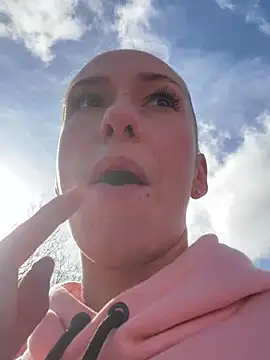 lola tentatiion online show from 03/23/25, 08:59