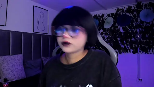 Kitty Gang online show from 04/29/26, 01:53